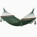 Hamac 300 x 100 x 120 cm en corde textile vert foncé avec barres en bois à suspendre