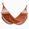 Hamac 300 x 100 cm en tissu terracotta avec barres en bois style bohème